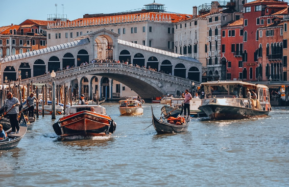 Rialto Bridge, Venice, italy